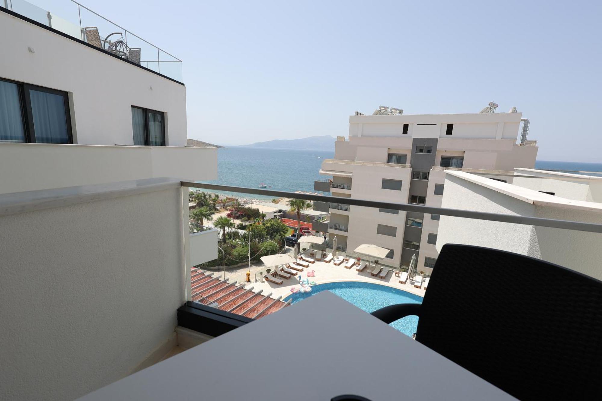 Harbour Hotel Saranda Extérieur photo