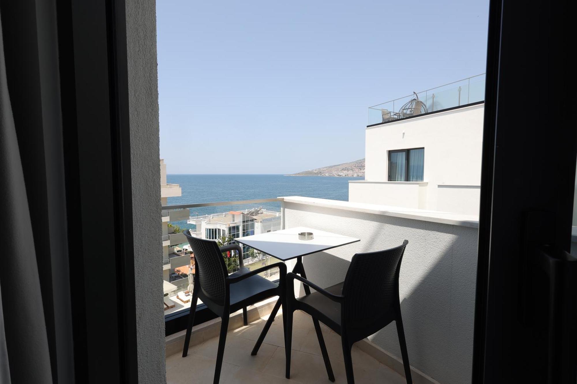 Harbour Hotel Saranda Extérieur photo